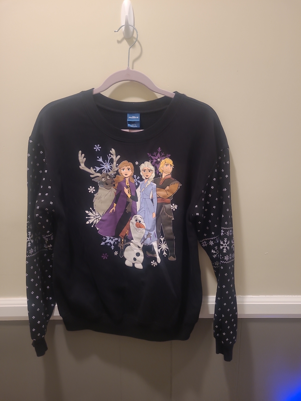Black Frozen-Themed Women's Crewneck Sweatshirt Medium Read!!!